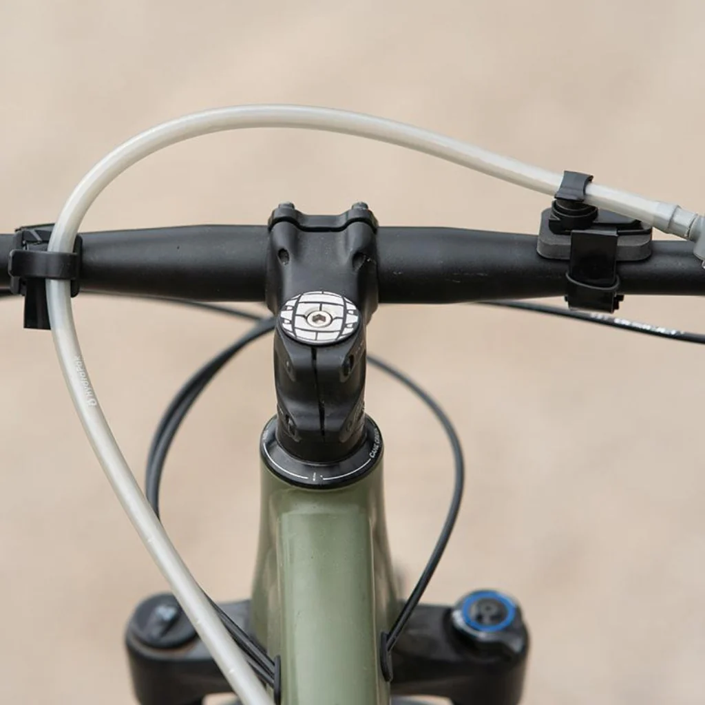 Fixation pour tuyau d'hydratation Revelate Designs Barnacle sur guidon – Image 7