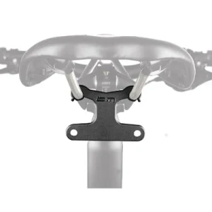 Fixation éclairage arrière vélo sur rails de selle