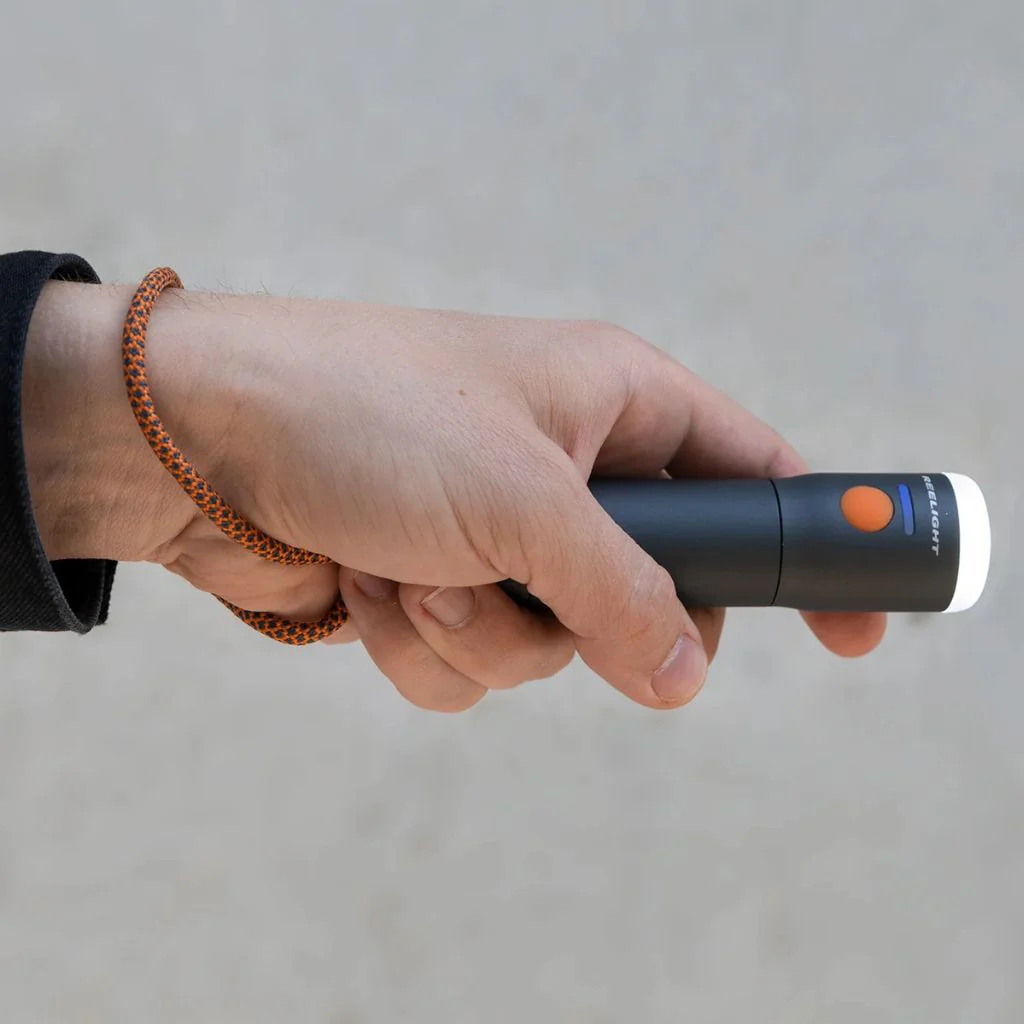 Lampe torche amovible sur guidon de vélo Reelight LUX light 700 – Image 3