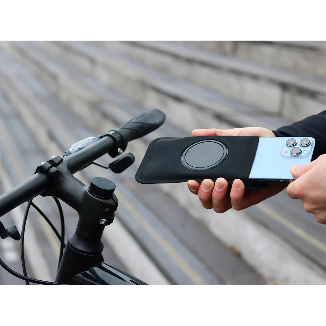 Support aimanté pour smartphone sur fourche vélo Shapeheart – Image 4